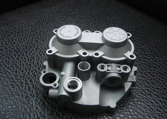 Aluminum hydraulic housing 4